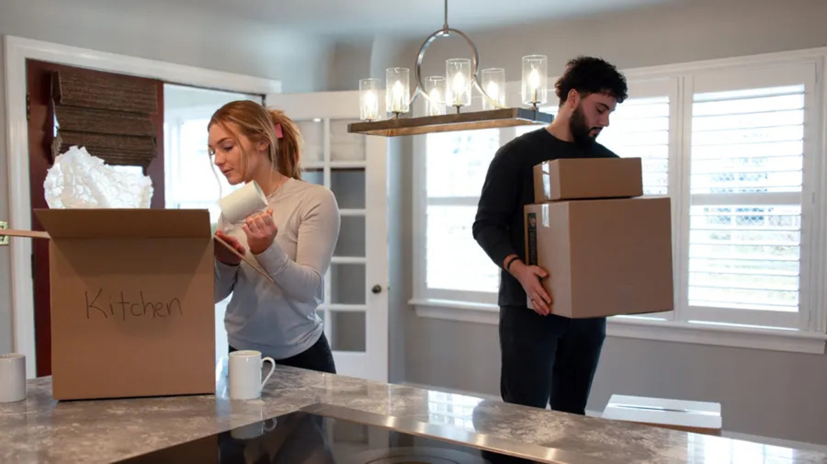 A Complete Guide to Organizing and Executing a Flawless Home Move