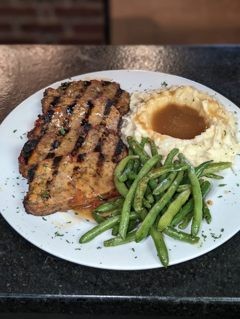 Your Go-To Guide for Visiting Lloyd’s Bar and Grill: Location and ...