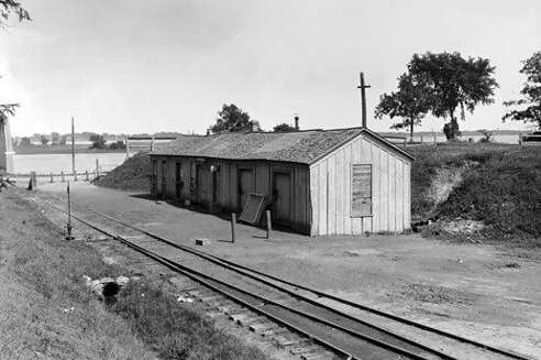 Rails to Roads: The Transformation of Grosse Ile’s Transportation